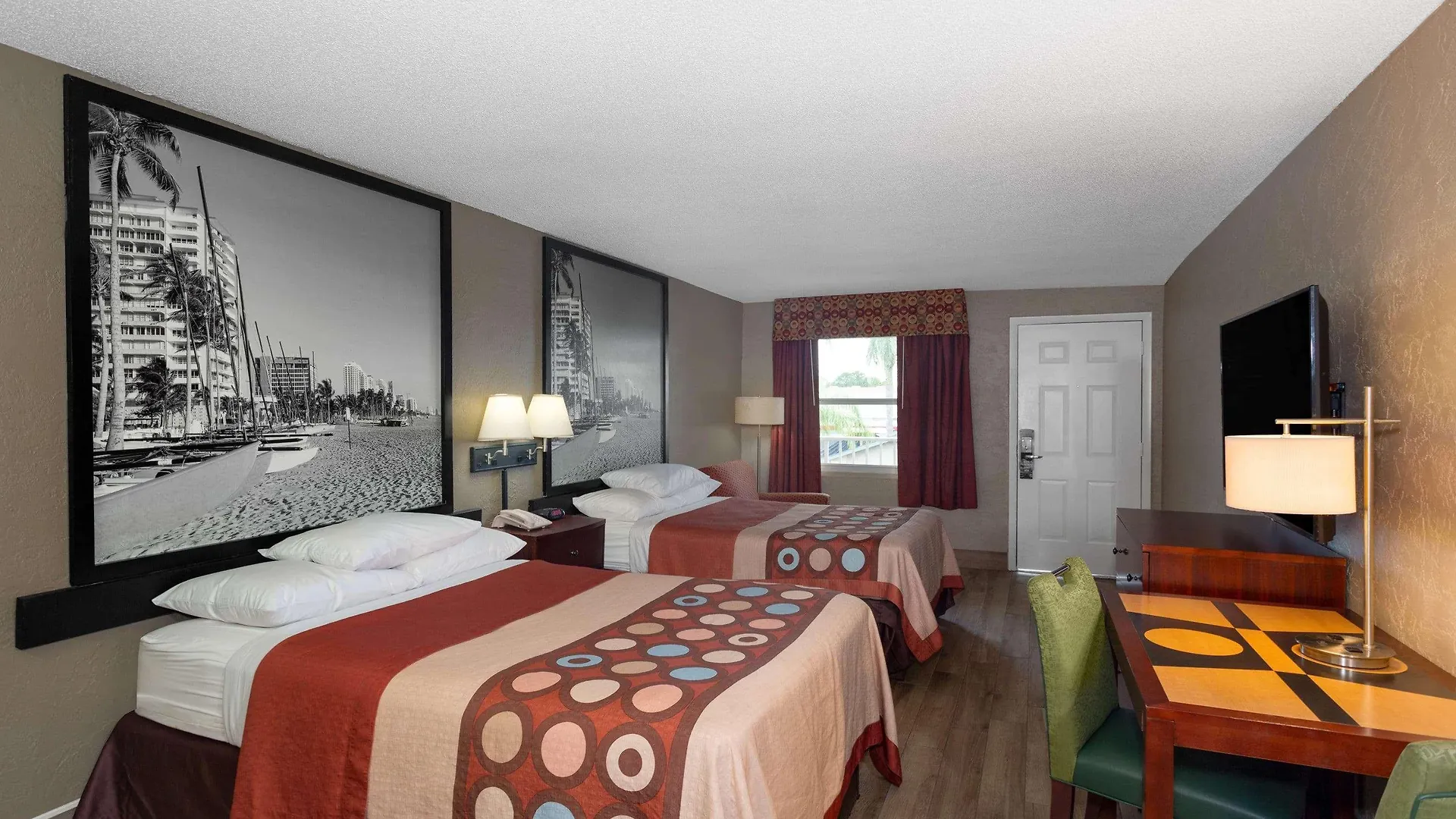 Motel Super 8 By Wyndham Bradenton Sarasota Area