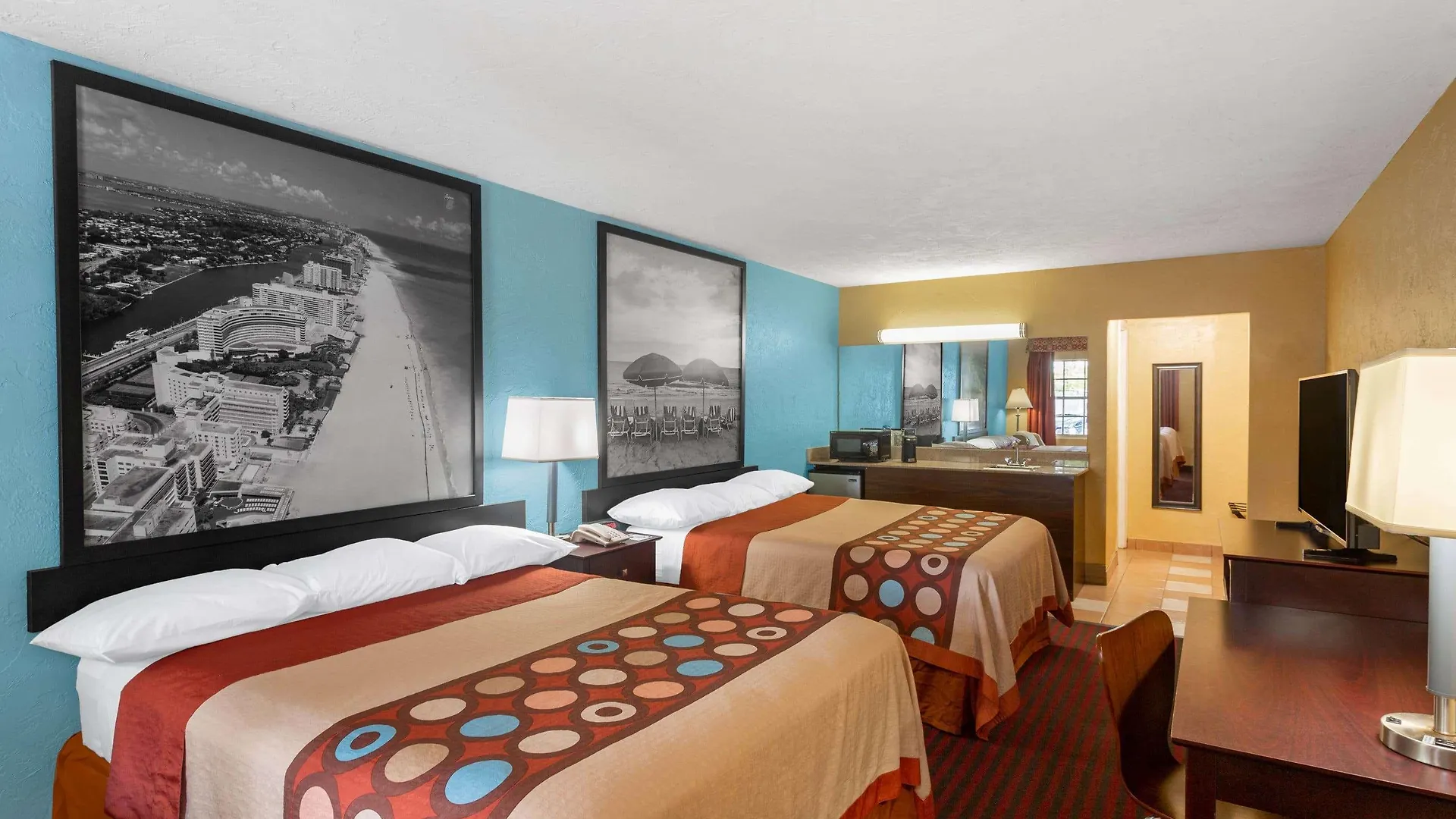 **  Super 8 By Wyndham Bradenton Sarasota Area Motel ABD