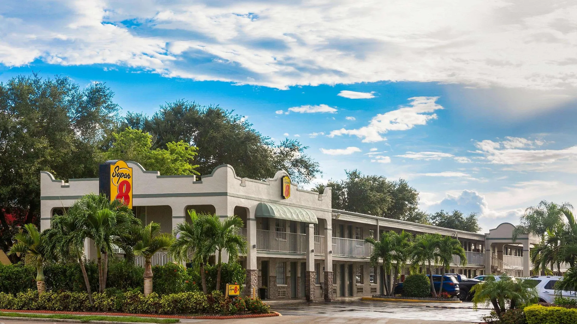 Motel Super 8 By Wyndham Bradenton Sarasota Area