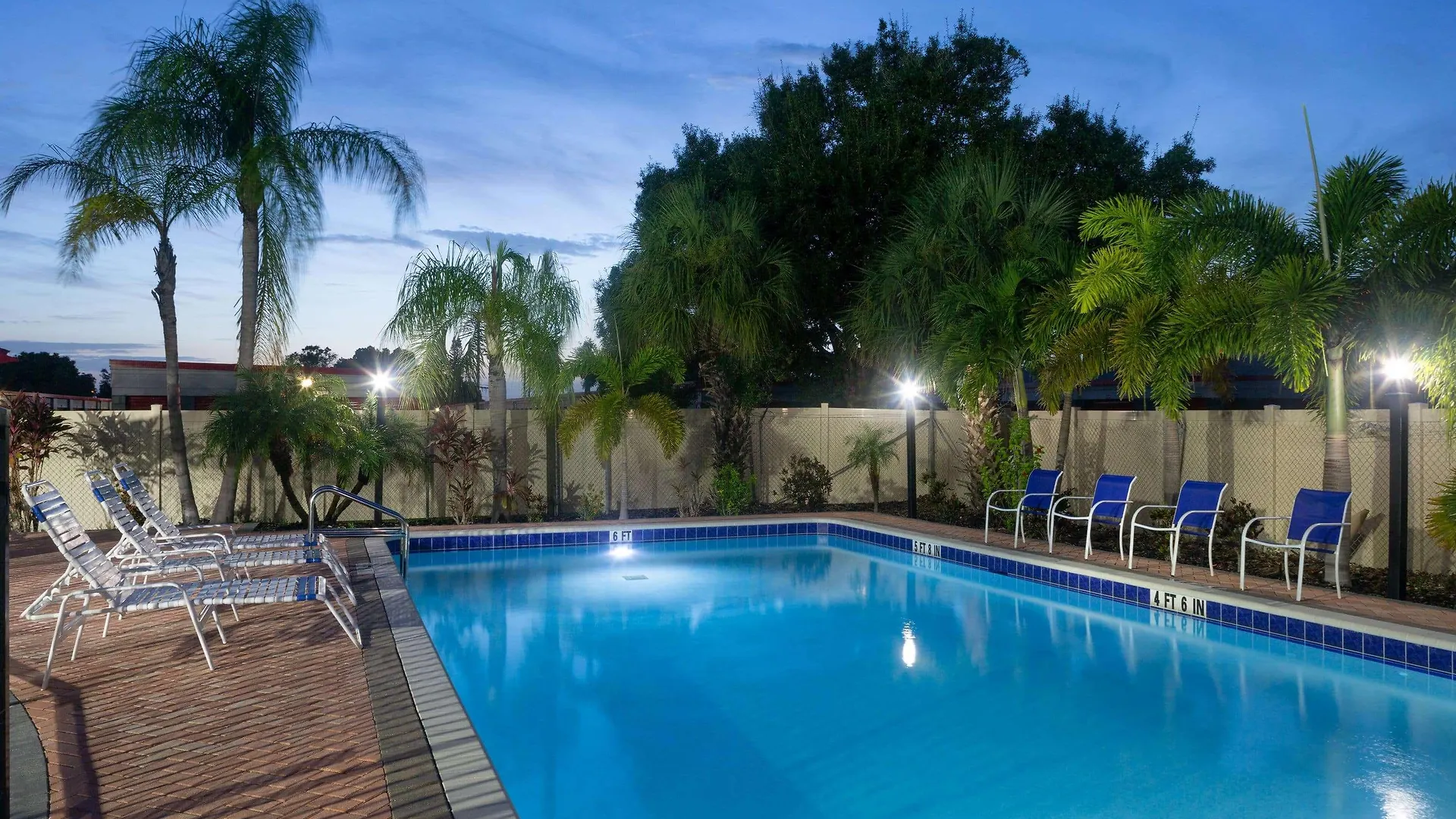 Motel Super 8 By Wyndham Bradenton Sarasota Area