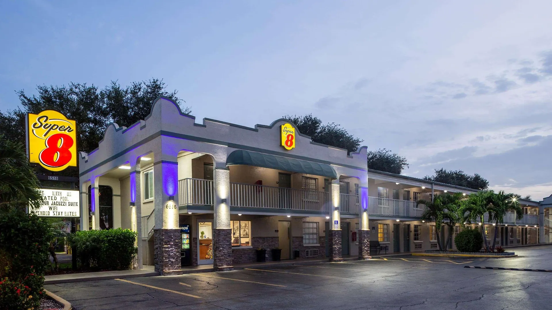 Super 8 By Wyndham Bradenton Sarasota Area Motel 2*,