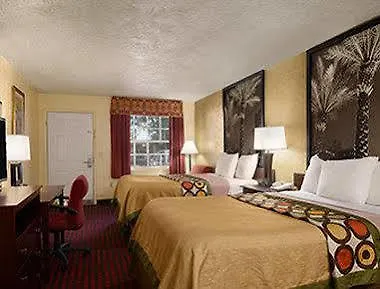 Motel Super 8 By Wyndham Bradenton Sarasota Area